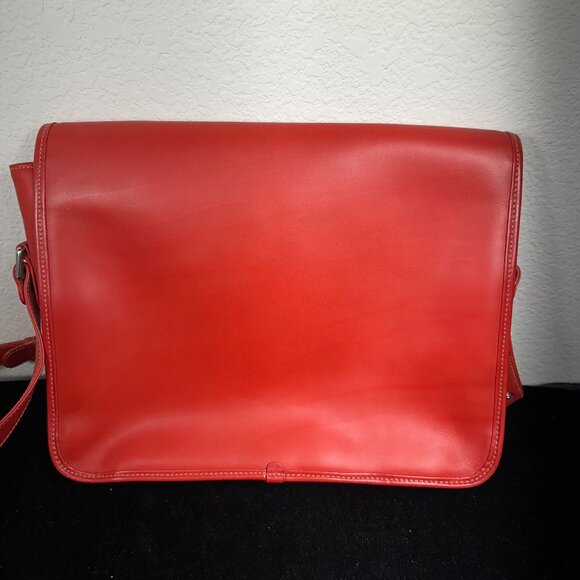 NEW Vintage Gianni Versace Genuine Leather Messenger Bag - Picture 2 of 14